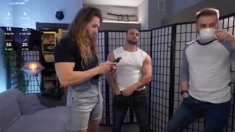 Johnny online show from November 27, 2025, 4:09 pm