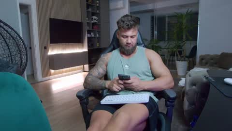 Erik online show from February 7, 2025, 8:10 pm