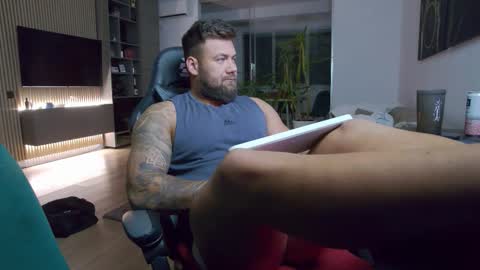 Erik online show from September 9, 2025, 7:35 pm