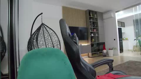 Snapshot of enrikoblue chatting on February 3, 2026, 7:41 pm Erik online show from February 3, 2026, 7:41 pm