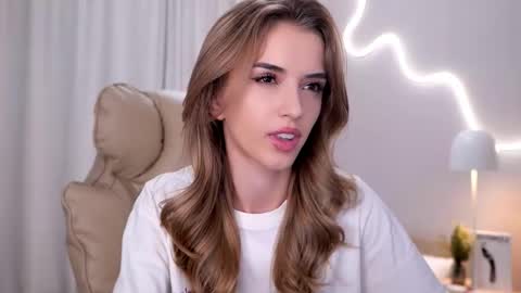 entya online show from November 19, 2025, 7:30 am