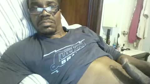 Snapshot of envyme2017 chatting on December 23, 2024, 2:56 am Envyme2017 online show from December 23, 2024, 2:56 am