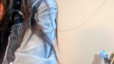 Snapshot of enyelsalas2 chatting on February 9, 2025, 10:54 pm Angela online show from February 9, 2025, 10:54 pm