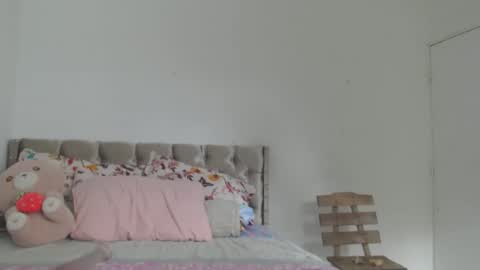 Snapshot of enyer_twin chatting on December 2, 2025, 6:36 pm enyer_twin online show from December 2, 2025, 6:36 pm