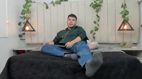 ENZO online show from November 14, 2025, 2:38 pm