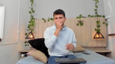 ENZO online show from December 5, 2025, 2:36 pm