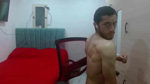 enzo_savage online show from November 6, 2025, 3:24 pm