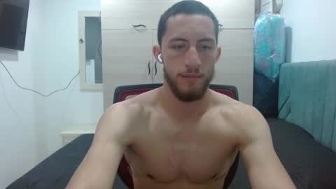 enzo_savage online show from November 26, 2025, 5:58 pm