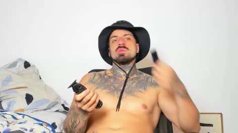 Enzo Aren online show from October 20, 2025, 1:06 am