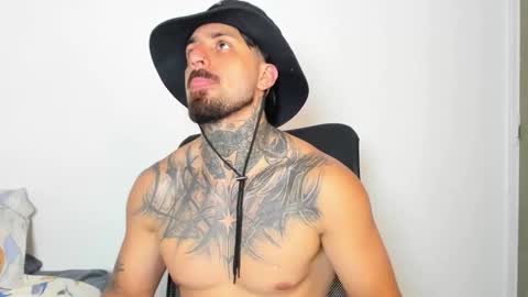 Enzo Aren online show from October 31, 2025, 11:28 pm