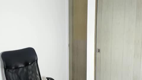 Enzo Aren online show from November 13, 2025, 6:18 pm