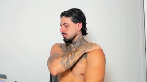 Enzo Aren online show from December 18, 2025, 11:00 pm