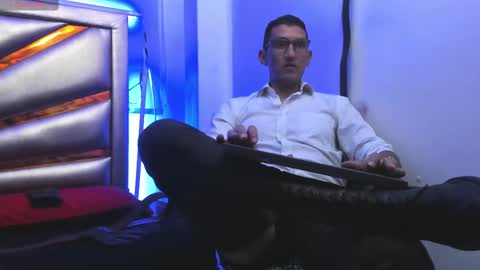 Snapshot of enzopratt chatting on February 26, 2025, 6:15 am Enzo Pratt online show from February 26, 2025, 6:15 am