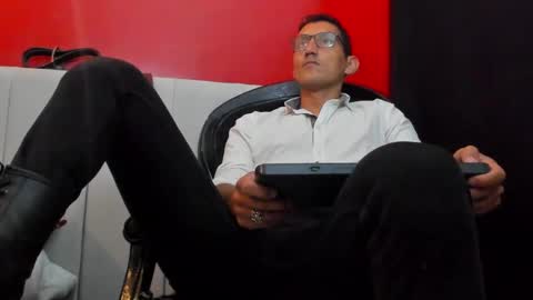 Snapshot of enzopratt chatting on March 9, 2025, 3:43 am Enzo Pratt online show from March 9, 2025, 3:43 am