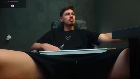 Snapshot of enzorace chatting on September 12, 2025, 4:34 am EnzoRace online show from September 12, 2025, 4:34 am