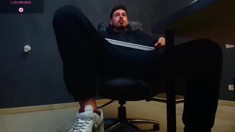 Snapshot of enzorace chatting on September 28, 2025, 4:40 am EnzoRace online show from September 28, 2025, 4:40 am