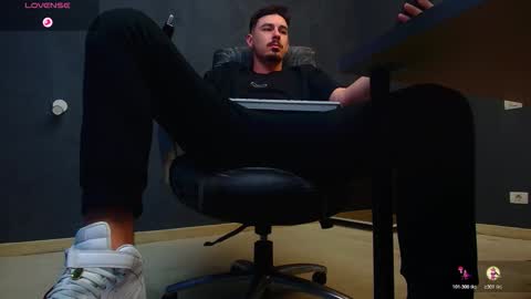 Snapshot of enzorace chatting on October 18, 2025, 4:59 am EnzoRace online show from October 18, 2025, 4:59 am