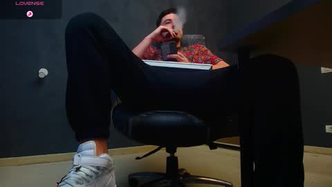 Snapshot of enzorace chatting on October 23, 2025, 4:56 am EnzoRace online show from October 23, 2025, 4:56 am