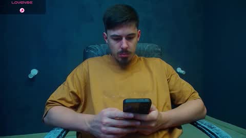 Snapshot of enzorace chatting on November 18, 2025, 5:34 am EnzoRace online show from November 18, 2025, 5:34 am