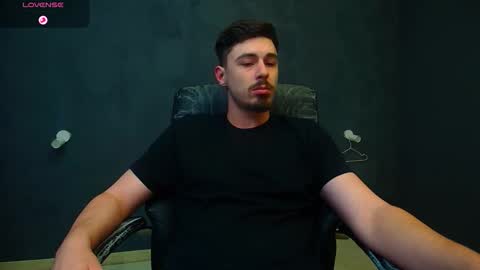 Snapshot of enzorace chatting on November 19, 2025, 6:02 am EnzoRace online show from November 19, 2025, 6:02 am