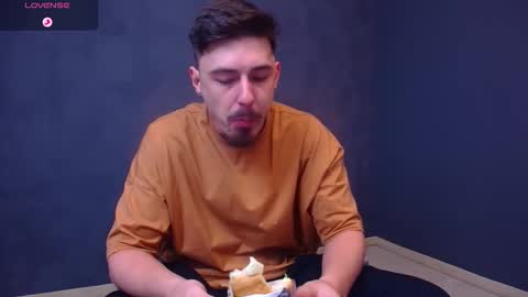 Snapshot of enzorace chatting on November 28, 2025, 5:54 am EnzoRace online show from November 28, 2025, 5:54 am