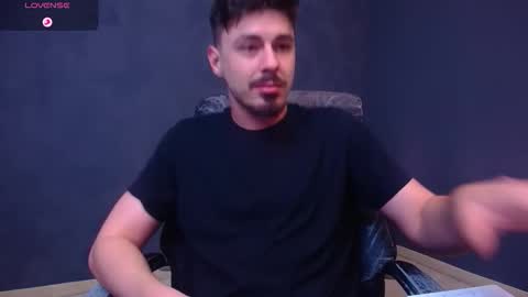 Snapshot of enzorace chatting on December 15, 2025, 8:07 am EnzoRace online show from December 15, 2025, 8:07 am