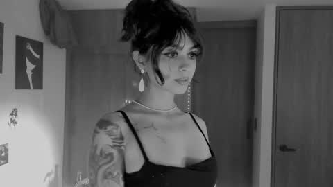 Snapshot of ephemeral_hot chatting on January 9, 2026, 1:19 am Leyla online show from January 9, 2026, 1:19 am