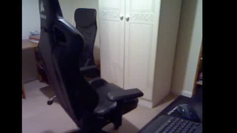 erasmus_d online show from March 1, 2025, 6:00 pm