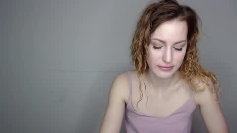 Erdbeeren mit Sahne online show from December 9, 2024, 6:01 am