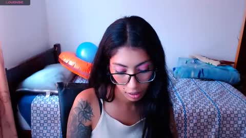 sofia online show from November 21, 2025, 6:28 pm