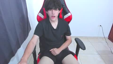 Snapshot of eren_tatakae chatting on October 25, 2025, 7:19 pm eren_tatakae online show from October 25, 2025, 7:19 pm