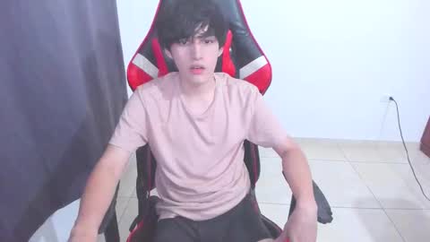 Snapshot of eren_tatakae chatting on November 10, 2025, 4:11 am eren_tatakae online show from November 10, 2025, 4:11 am