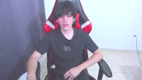 Snapshot of eren_tatakae chatting on November 11, 2025, 5:18 am eren_tatakae online show from November 11, 2025, 5:18 am