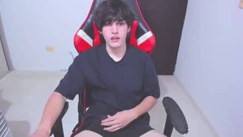 Snapshot of eren_tatakae chatting on November 26, 2025, 9:49 pm eren_tatakae online show from November 26, 2025, 9:49 pm