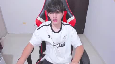 Snapshot of eren_tatakae chatting on December 18, 2025, 3:34 am eren_tatakae online show from December 18, 2025, 3:34 am