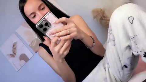 Elisa online show from May 12, 2026, 5:04 am