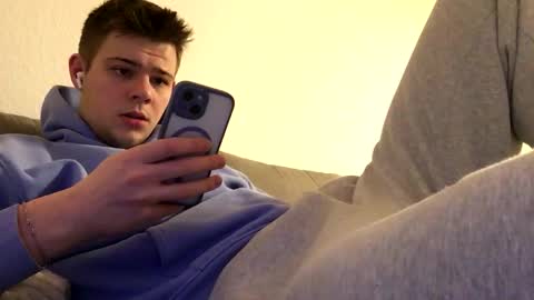 Snapshot of eric123754216 chatting on December 4, 2025, 3:43 pm eric123754216 online show from December 4, 2025, 3:43 pm