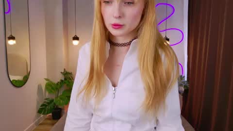 Snapshot of erica_ford chatting on August 5, 2026, 7:33 am Vivian online show from August 5, 2026, 7:33 am