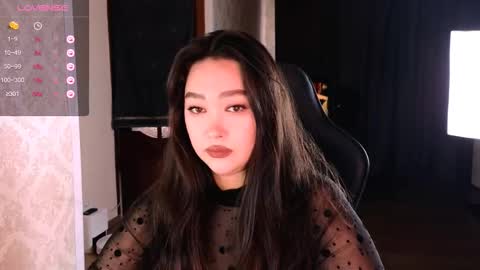 Erica Wayne online show from November 6, 2025, 8:04 am