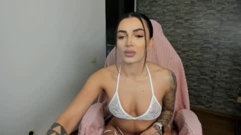 Snapshot of erica_xoo chatting on November 4, 2025, 5:28 am Riaaa online show from November 4, 2025, 5:28 am