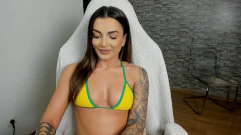 Snapshot of erica_xoo chatting on November 19, 2025, 12:49 pm Riaaa online show from November 19, 2025, 12:49 pm