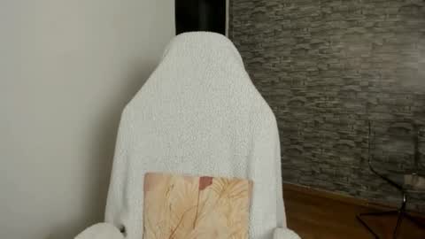 Snapshot of erica_xoo chatting on November 29, 2025, 8:17 am Riaaa online show from November 29, 2025, 8:17 am