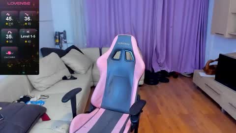 Snapshot of ericabunny chatting on November 4, 2025, 3:27 am Erika online show from November 4, 2025, 3:27 am