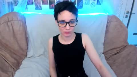 Snapshot of erickafetish chatting on December 17, 2025, 11:49 am Ericka online show from December 17, 2025, 11:49 am