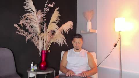 Snapshot of erickdowell chatting on December 5, 2024, 12:22 pm Erick online show from December 5, 2024, 12:22 pm