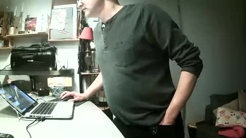 Snapshot of ericstephcam31 chatting on January 4, 2025, 8:37 pm Steph et Eric online show from January 4, 2025, 8:37 pm