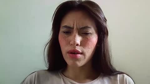 Erika online show from October 3, 2025, 9:23 pm