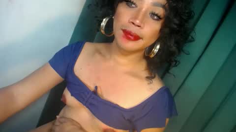 erika_madrigal online show from December 19, 2025, 12:50 am