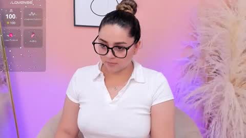 Snapshot of erika_mendez1 chatting on February 4, 2026, 7:20 pm Erika Mendez online show from February 4, 2026, 7:20 pm