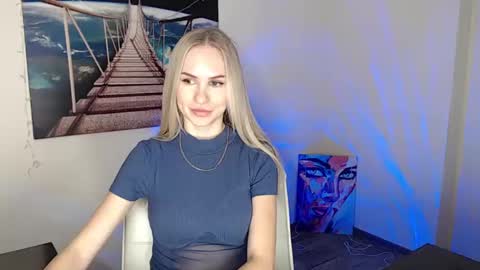 Snapshot of erikagavin chatting on October 14, 2025, 11:44 am Erika online show from October 14, 2025, 11:44 am